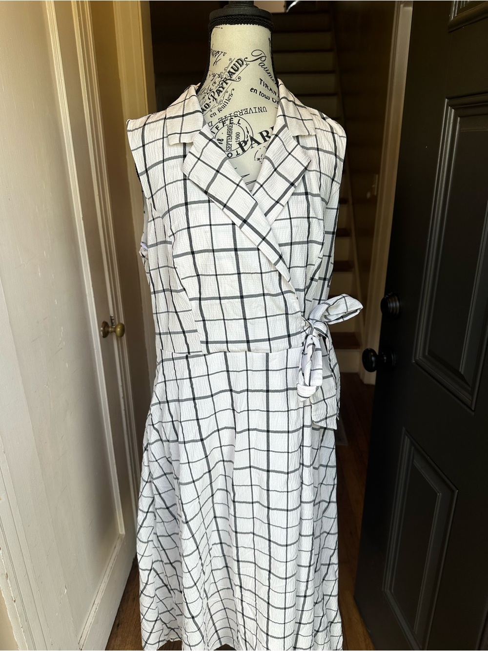 DKNY White Black Windowpane Plaid Wrap Midi Dress Sleeveless Size 12